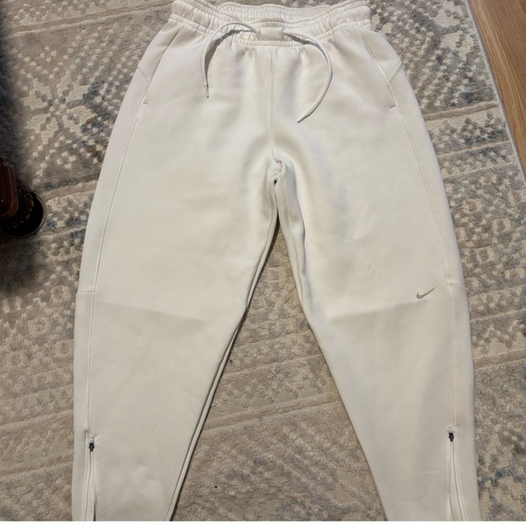 Nike White Sweatpants with Tapered Ankles - Picture 1 of 3